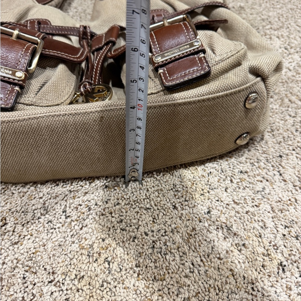 Michael Kors Cream and Brown Shoulder Bag - Picture 4 of 10